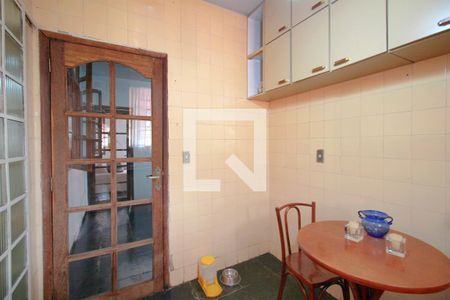 Cozinha de casa à venda com 4 quartos, 226m² em Betânia, Belo Horizonte
