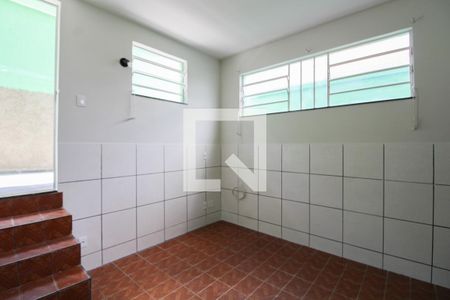 Sala de casa para alugar com 2 quartos, 100m² em Copacabana, Belo Horizonte