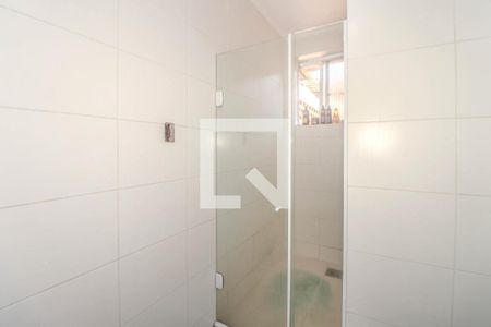 Banheiro de apartamento à venda com 3 quartos, 75m² em Higienópolis, Porto Alegre