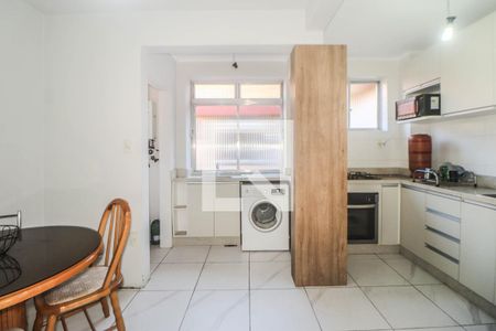 Cozinha e Área de Serviço de apartamento à venda com 3 quartos, 75m² em Higienópolis, Porto Alegre