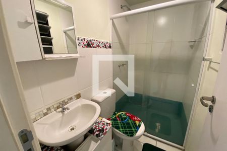 Banheiro de apartamento para alugar com 2 quartos, 60m² em Jardim Primavera, Duque de Caxias