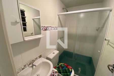 Banheiro de apartamento para alugar com 2 quartos, 60m² em Jardim Primavera, Duque de Caxias