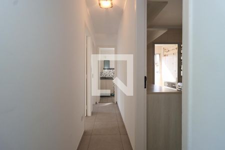 Corredor de apartamento para alugar com 2 quartos, 55m² em Jardim Cláudia, São Paulo