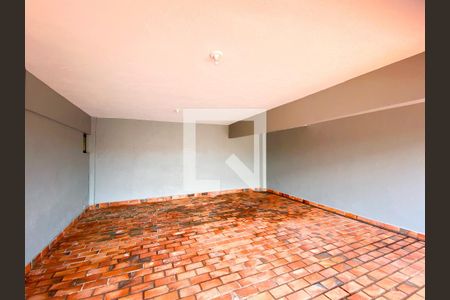 Garagem de casa à venda com 4 quartos, 270m² em Santa Cruz, Belo Horizonte