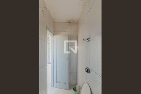 Banheiro de serviço de casa à venda com 2 quartos, 533m² em Jardim da Gloria, São Paulo