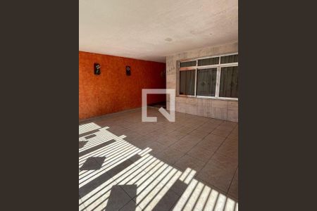 Garagem de casa à venda com 3 quartos, 200m² em Vila Carrão, São Paulo