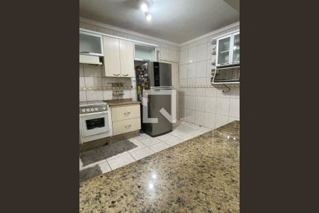 Cozinha de casa à venda com 3 quartos, 200m² em Vila Carrão, São Paulo