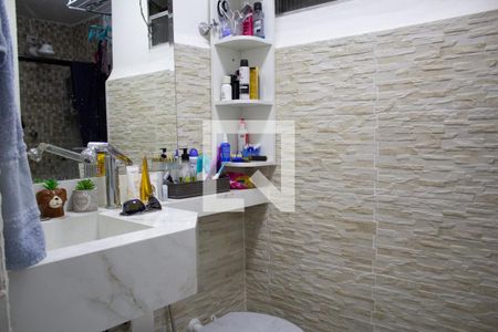 Banheiro de apartamento para alugar com 1 quarto, 30m² em Santa Ifigênia, São Paulo