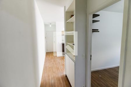 Corredor de apartamento para alugar com 2 quartos, 52m² em Fazenda Morumbi, São Paulo