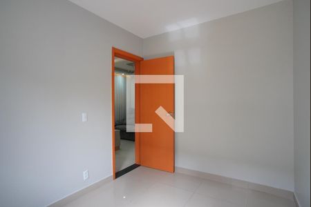 Quarto 2 de apartamento à venda com 2 quartos, 44m² em Humaitá, Porto Alegre