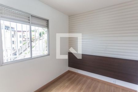 Quarto 2 de apartamento para alugar com 2 quartos, 55m² em Santa Efigênia, Belo Horizonte