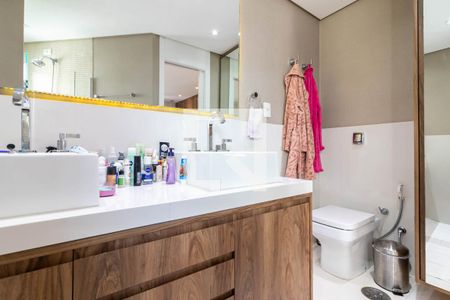 Banheiro da Suíte 1 de apartamento para alugar com 4 quartos, 350m² em Santana, São Paulo