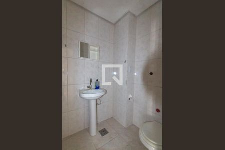 Banheiro de apartamento à venda com 1 quarto, 90m² em Farroupilha, Porto Alegre
