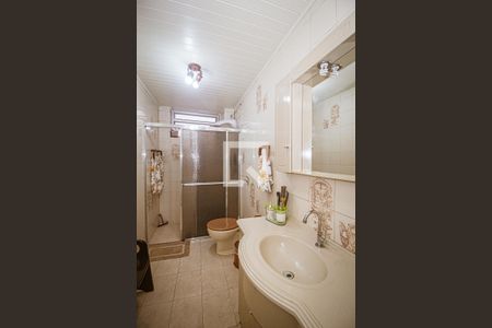 Banheiro de apartamento à venda com 3 quartos, 80m² em Medianeira, Porto Alegre