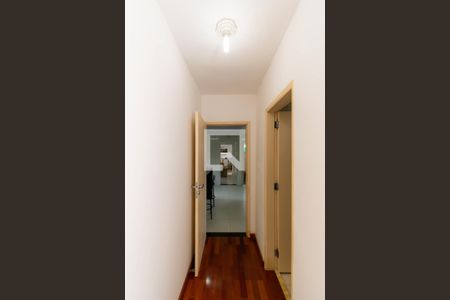 Corredor de casa à venda com 3 quartos, 300m² em Vila Santa Clara, São Paulo