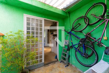 Quintal de casa à venda com 3 quartos, 300m² em Vila Santa Clara, São Paulo