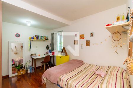 Quarto  de casa à venda com 3 quartos, 300m² em Vila Santa Clara, São Paulo