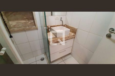 Banheiro de apartamento à venda com 2 quartos, 52m² em São Pedro, Osasco