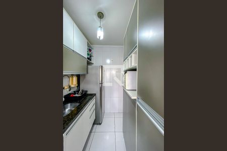 Cozinha de apartamento à venda com 2 quartos, 50m² em Vila Bertioga, São Paulo