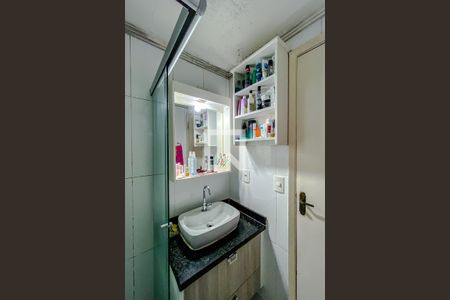 Banheiro de apartamento à venda com 2 quartos, 50m² em Vila Bertioga, São Paulo