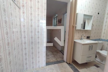 Banheiro de casa para alugar com 1 quarto, 49m² em Taquara, Rio de Janeiro