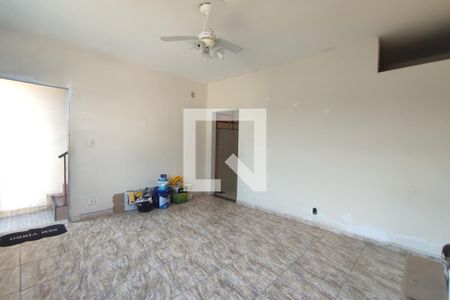 Sala de casa para alugar com 1 quarto, 49m² em Taquara, Rio de Janeiro