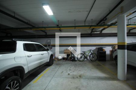 Garagem de casa de condomínio à venda com 4 quartos, 392m² em Vila Bertioga, São Paulo