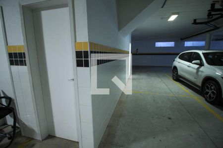 Garagem de casa de condomínio à venda com 4 quartos, 392m² em Vila Bertioga, São Paulo