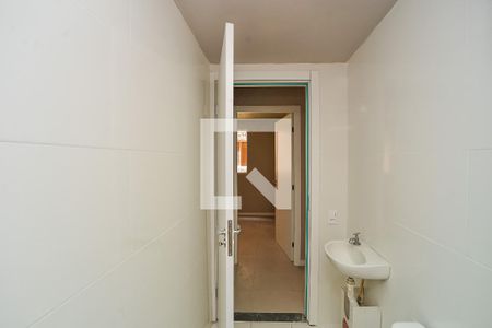 Banheiro de apartamento à venda com 2 quartos, 42m² em Sarandi, Porto Alegre