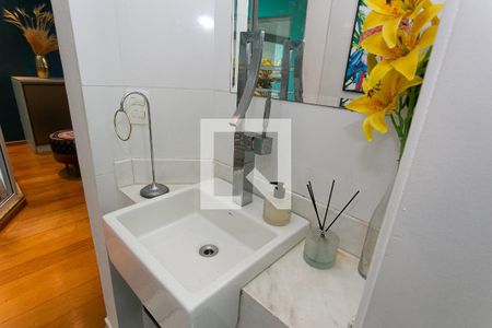 Lavabo de casa para alugar com 4 quartos, 400m² em Jardim Textil, São Paulo