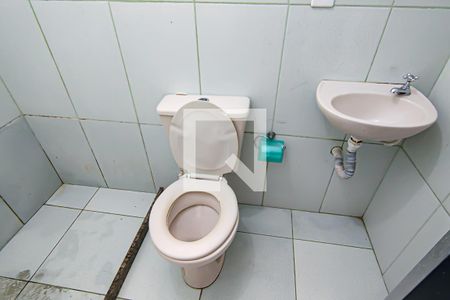 banheiro de casa de condomínio para alugar com 1 quarto, 50m² em Jacarepaguá, Rio de Janeiro