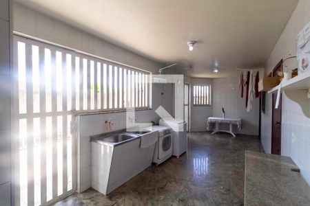 Área de serviço de casa para alugar com 4 quartos, 2700m² em Copacabana, Belo Horizonte