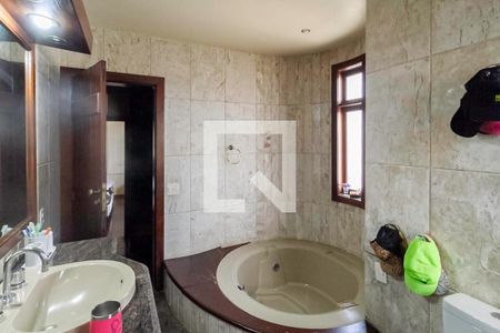Banheiro da suíte 2 de casa para alugar com 4 quartos, 2700m² em Copacabana, Belo Horizonte