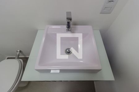 Banheiro de apartamento para alugar com 2 quartos, 60m² em Água Rasa, São Paulo