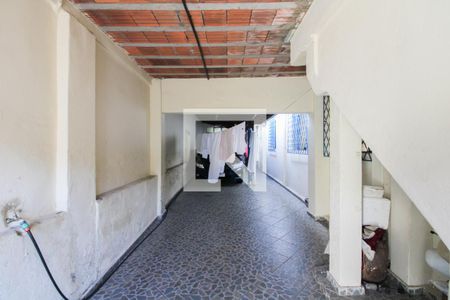 Garagem de casa à venda com 7 quartos, 100m² em Glória, Belo Horizonte