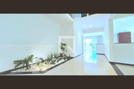 Hall de entrada de casa de condomínio para alugar com 5 quartos, 1010m² em Condados da Lagoa, Lagoa Santa