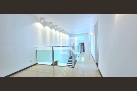 Hall social de casa de condomínio para alugar com 5 quartos, 1010m² em Condados da Lagoa, Lagoa Santa