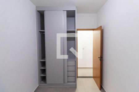 Quarto 1 de apartamento para alugar com 2 quartos, 38m² em Vila Granada, São Paulo