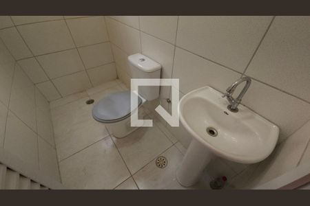 Banheiro de casa de condomínio para alugar com 1 quarto, 27m² em Cidade Antônio Estêvão de Carvalho, São Paulo