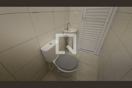 Banheiro de casa de condomínio para alugar com 1 quarto, 27m² em Cidade Antônio Estêvão de Carvalho, São Paulo