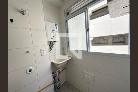 Banheiro de apartamento à venda com 2 quartos, 43m² em Vila Barros, Guarulhos