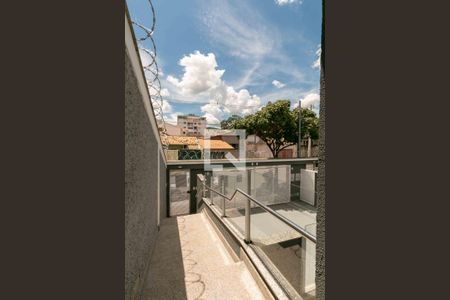 Entrada de casa à venda com 3 quartos, 90m² em Santa Monica, Belo Horizonte