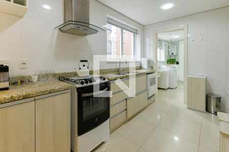 Cozinha de apartamento à venda com 2 quartos, 93m² em Rio Branco, Porto Alegre
