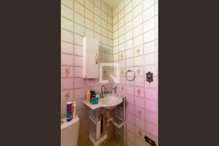 Banheiro 1 de casa à venda com 6 quartos, 250m² em Veloso, Osasco