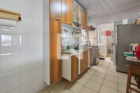 Cozinha de apartamento para alugar com 3 quartos, 94m² em Jardim Las Palmas, Guarujá