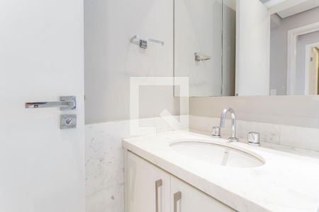 Banheiro da Suíte 1 de apartamento para alugar com 2 quartos, 123m² em Itaim Bibi, São Paulo