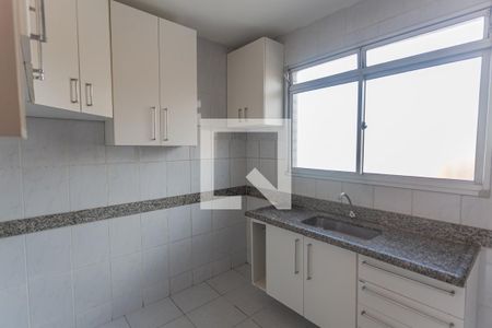 Cozinha de apartamento à venda com 2 quartos, 150m² em Floresta, Belo Horizonte