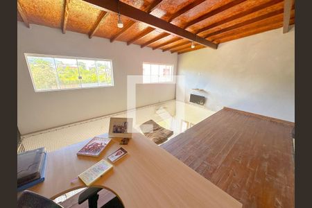 Escritório de casa para alugar com 3 quartos, 450m² em São João do Rio Vermelho, Florianópolis