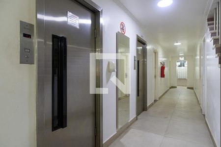 Área comum - Elevadores de apartamento para alugar com 1 quarto, 51m² em Bela Vista, São Paulo