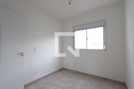 Quarto 2 de apartamento para alugar com 2 quartos, 49m² em Vila Paulo Silas, São Paulo